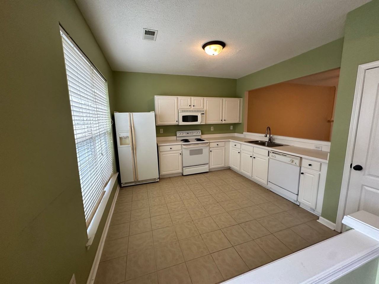 3971 Elizabeth Glen Way - Photo 2 of 25