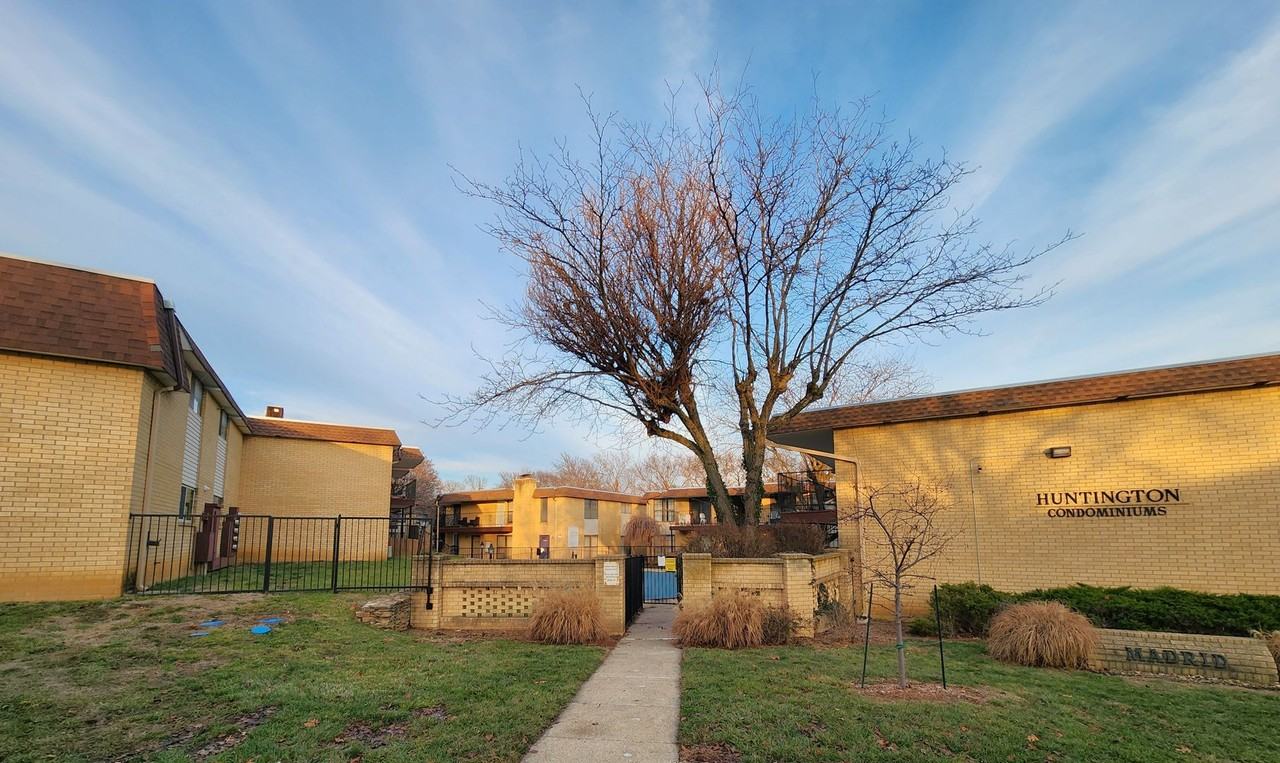 2922 Sw Lydia Ave #126 - Photo 2 of 14