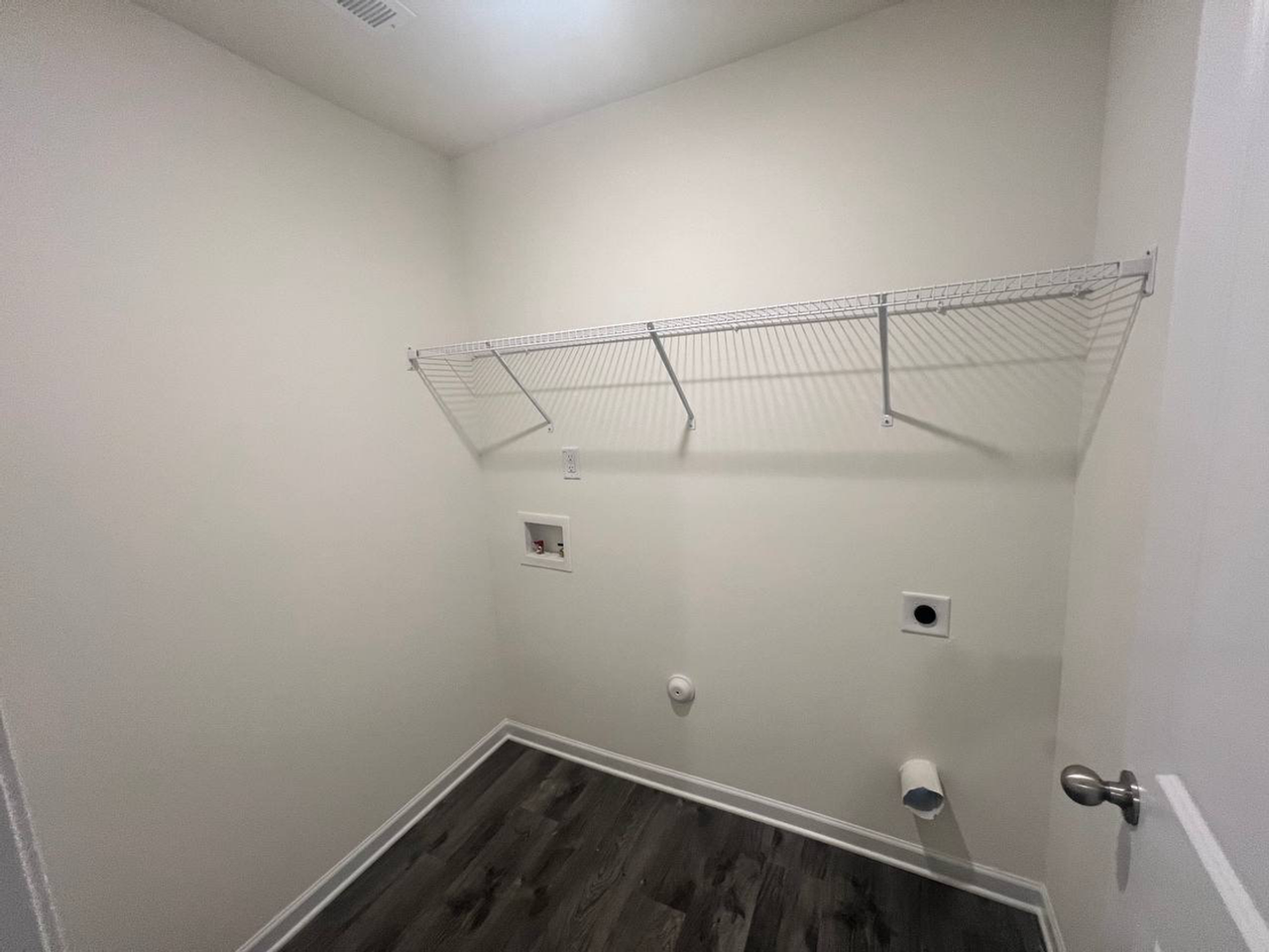 1064 W Bank St - Photo 5 of 24