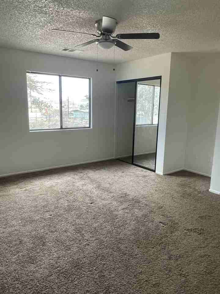 7453 Dumosa Ave - Photo 6 of 21