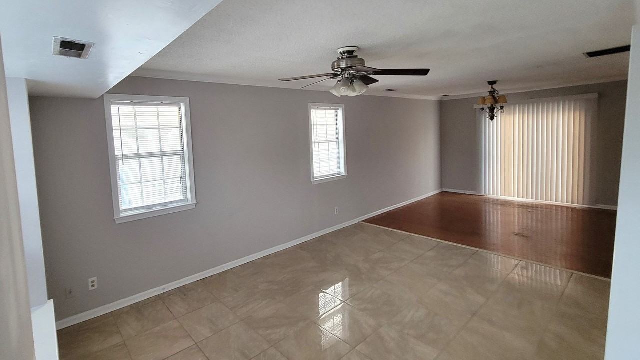 28 Fox Ln - Photo 3 of 24
