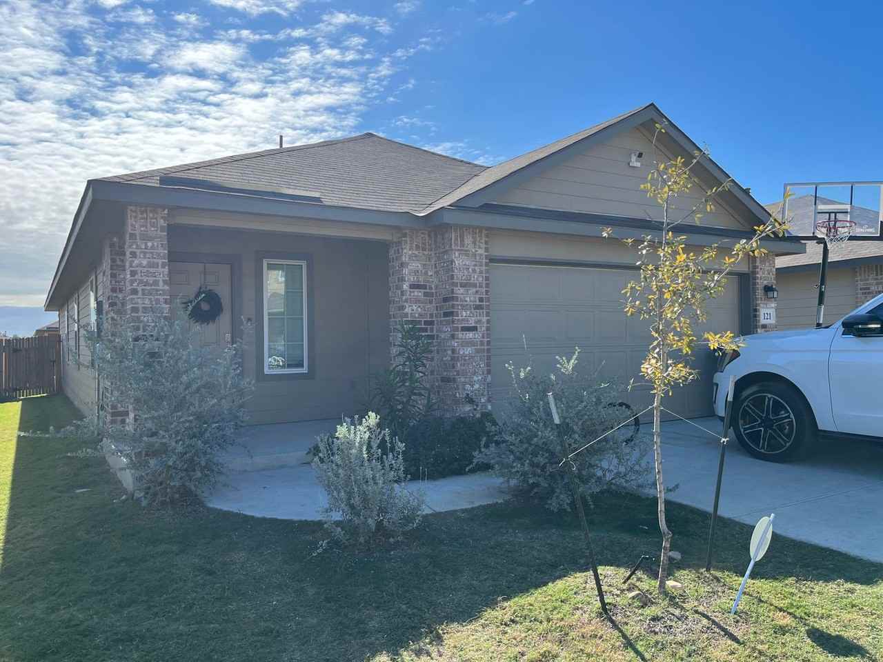 121 Bunkers Hill Rd - Photo 3 of 21