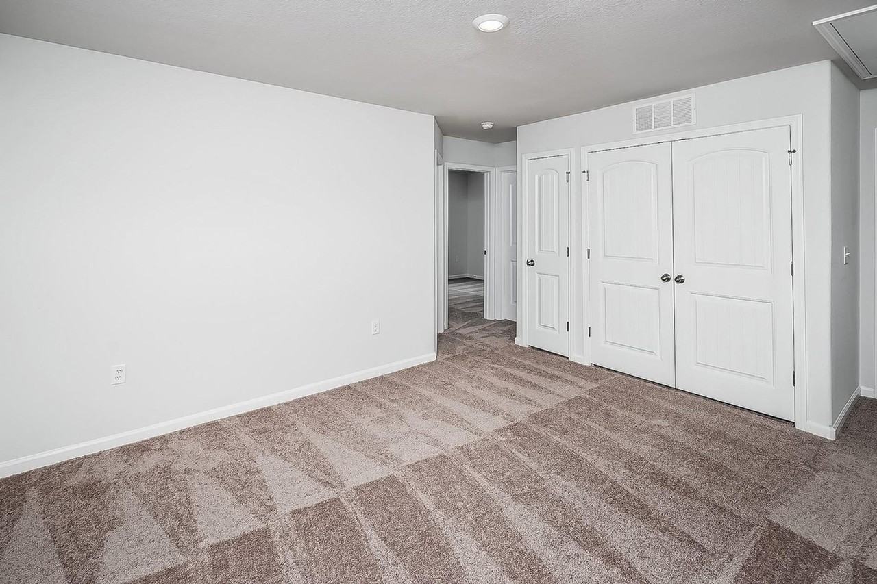 521 Hawley St - Photo 7 of 34