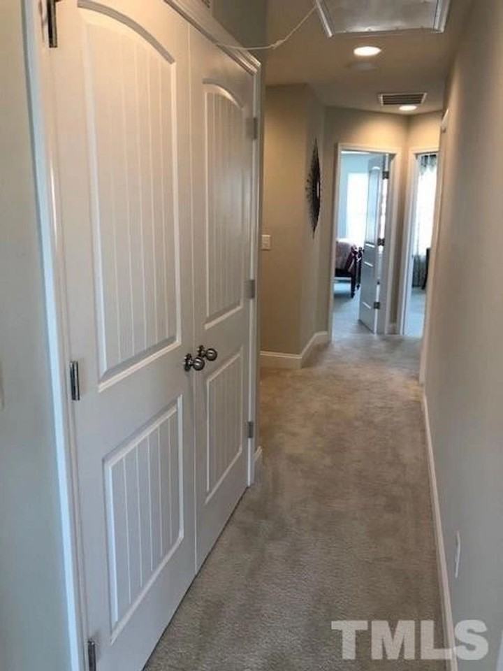 1305 Scholar Dr - Photo 3 of 20