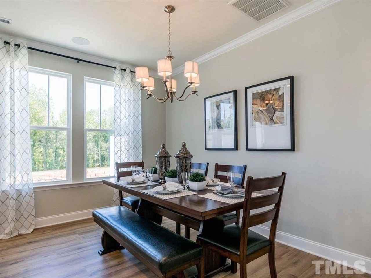 1305 Scholar Dr - Photo 4 of 20