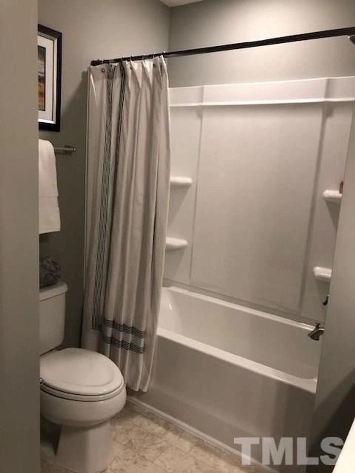 1305 Scholar Dr - Photo 5 of 20