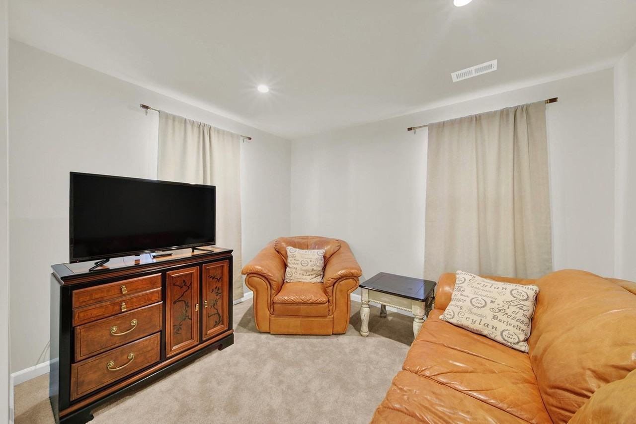 2114 Trout Lily Ln - Photo 3 of 32