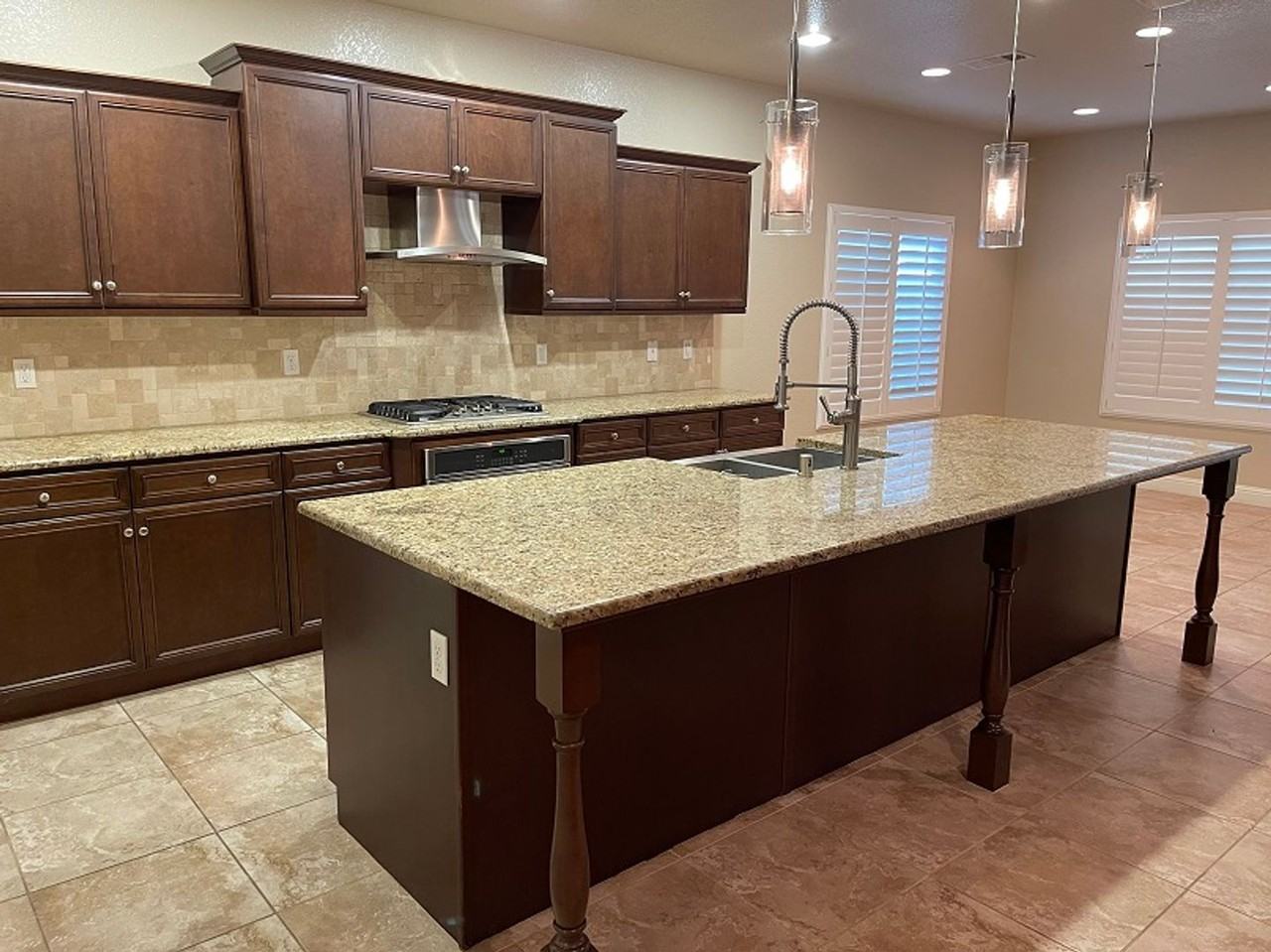 7306 W San Jose Ave - Photo 2 of 14