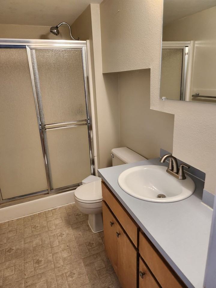 56856 Enterprise Dr - Photo 5 of 13