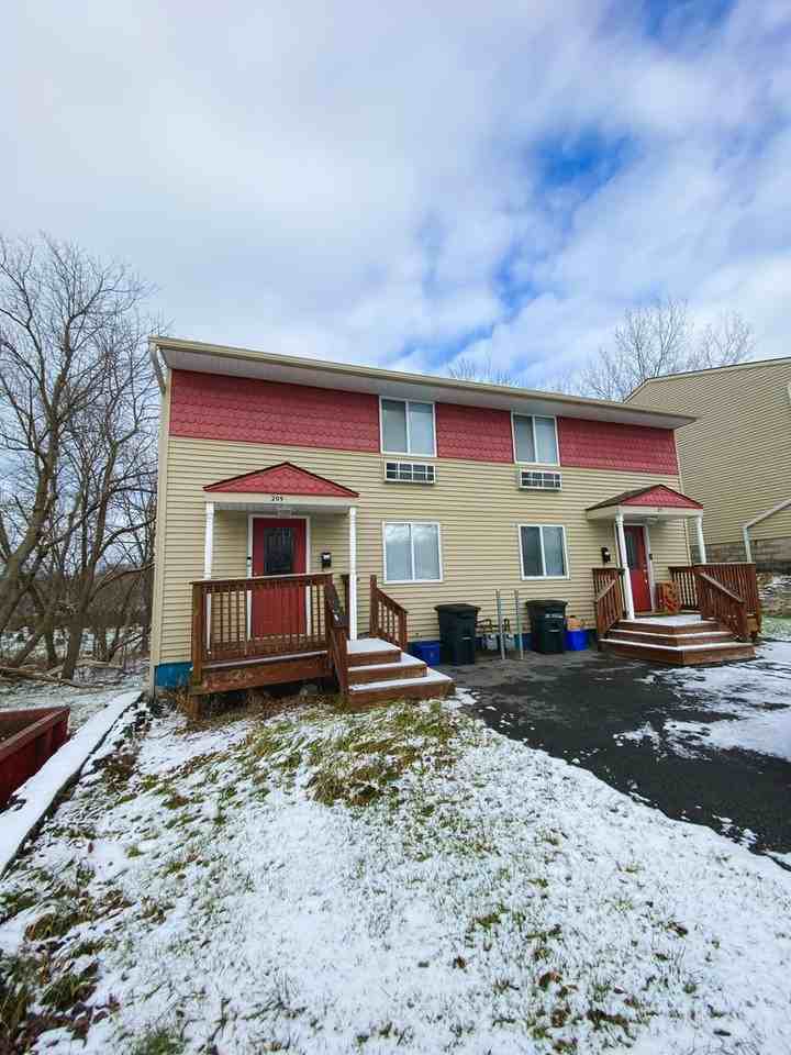 209 Robert Dr - Photo 2 of 31