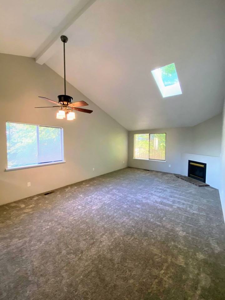 17930 Oatfield Rd - Photo 2 of 18