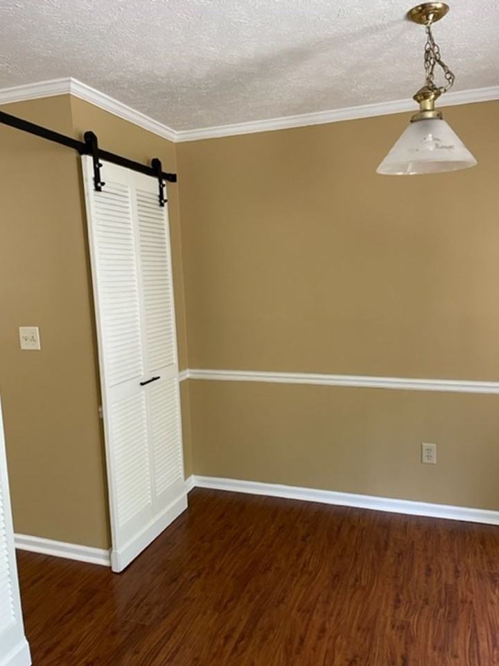 1546 Elizabeth St - Photo 7 of 16