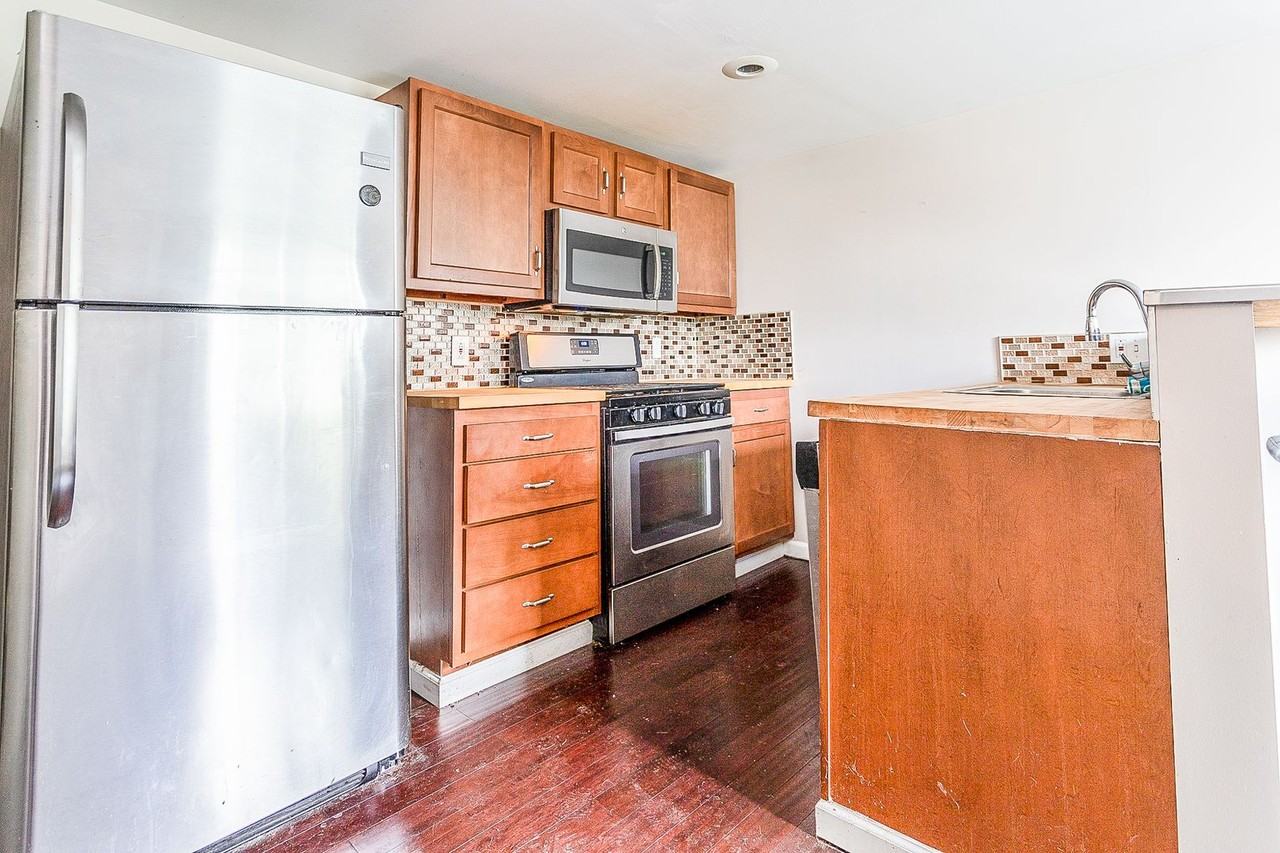 635 Mclain St - Photo 3 of 16