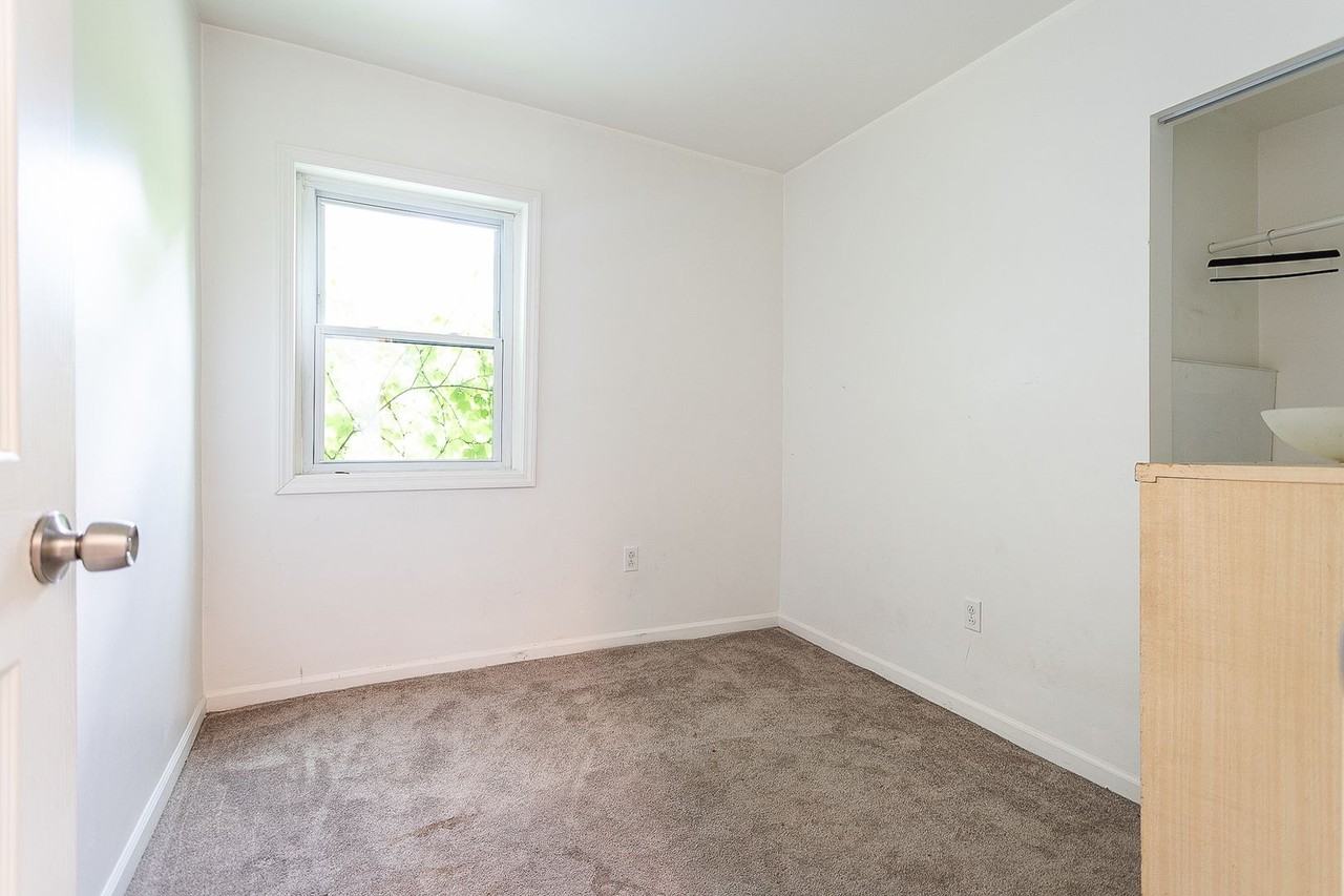 635 Mclain St - Photo 7 of 16