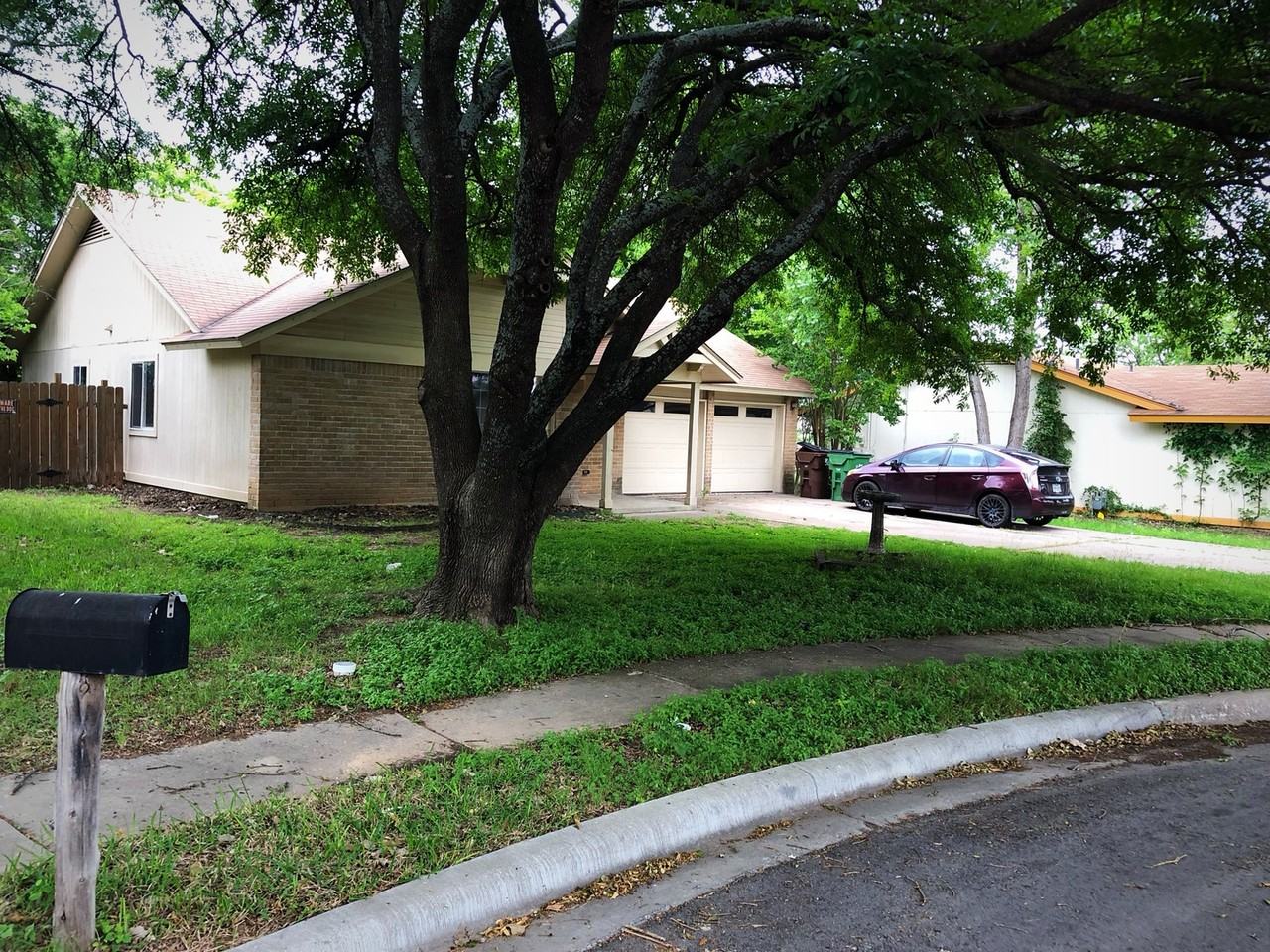 1603 Mills Meadow Dr - Photo 2 of 14