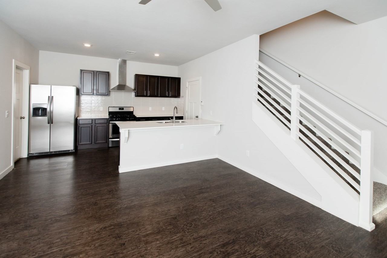 2132 Camino Del Plaza Ln - Photo 5 of 28