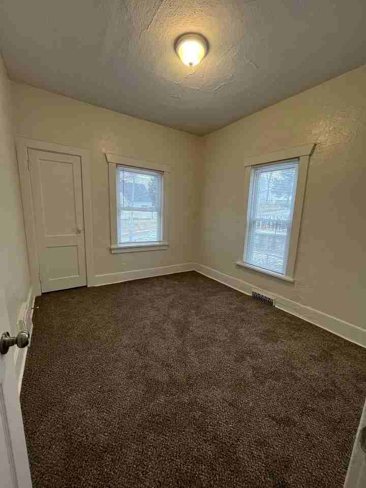 4123 Wirt St - Photo 2 of 9