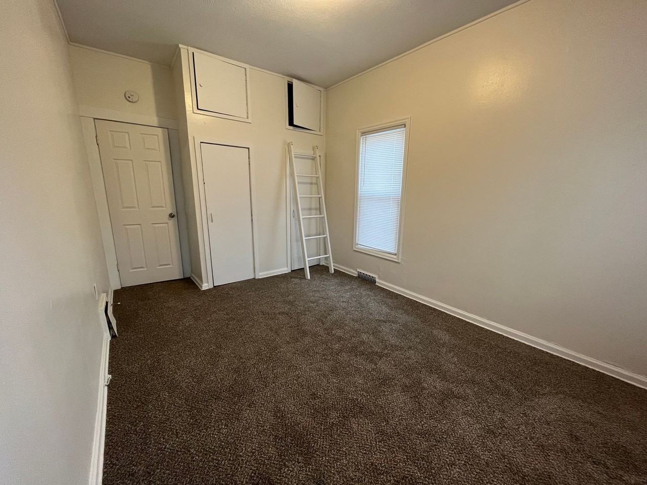 4123 Wirt St - Photo 5 of 9