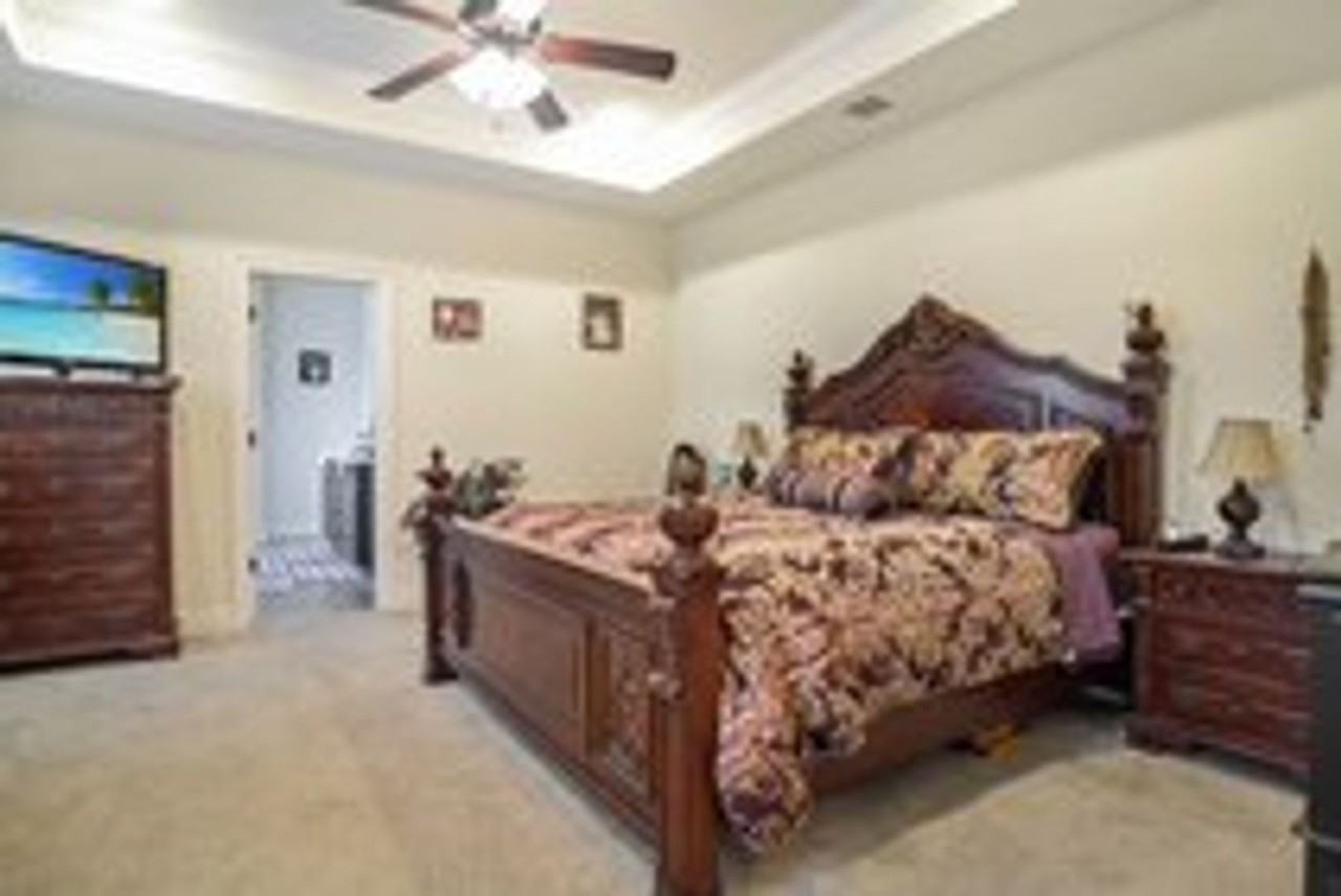 1908 Chandler Ave - Photo 5 of 10