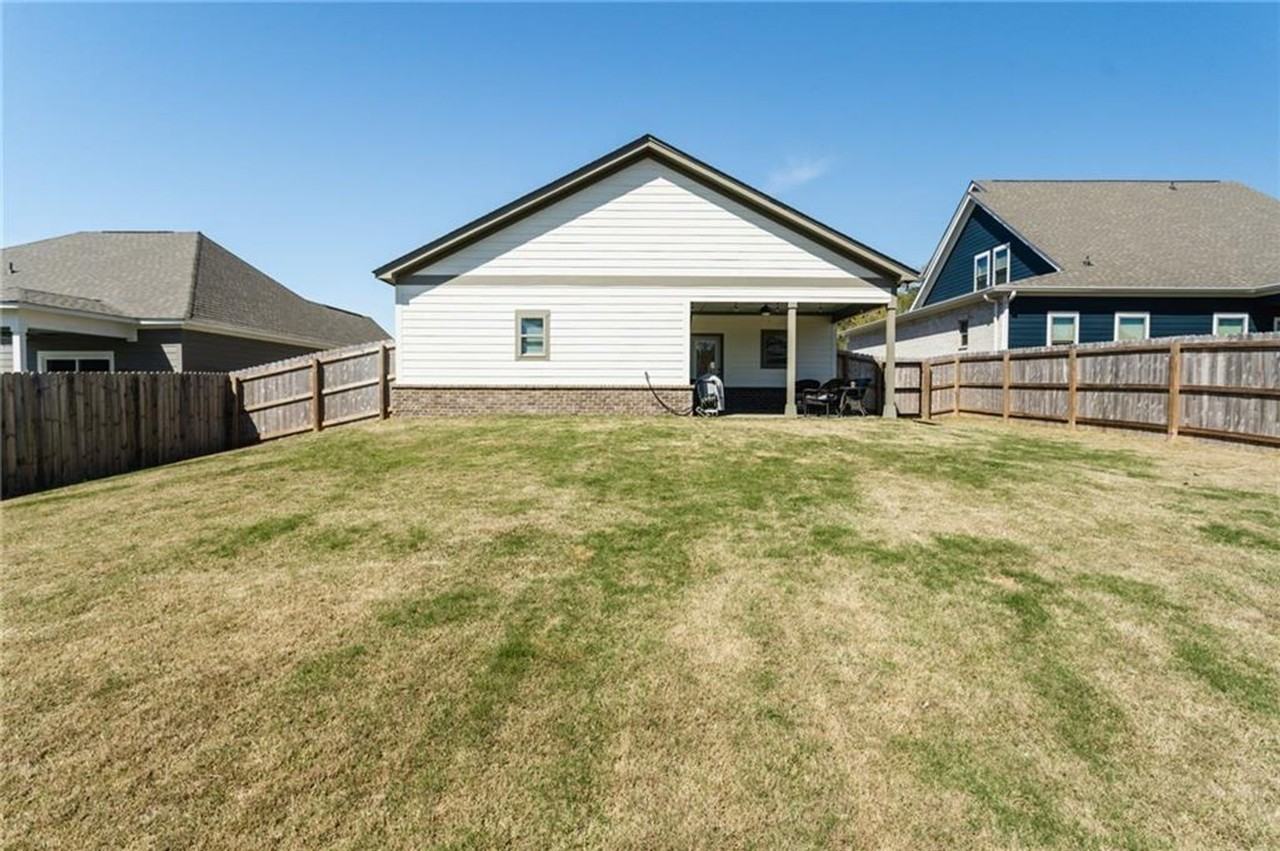 2332 Rutland Rd - Photo 2 of 16