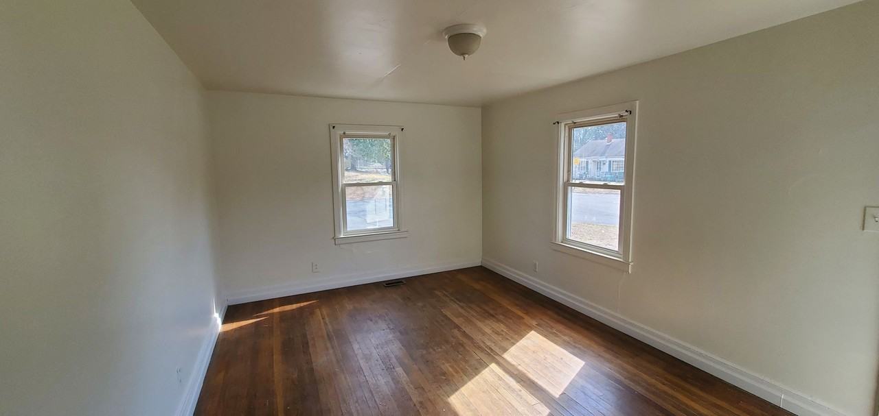 1409 Julian St - Photo 3 of 9