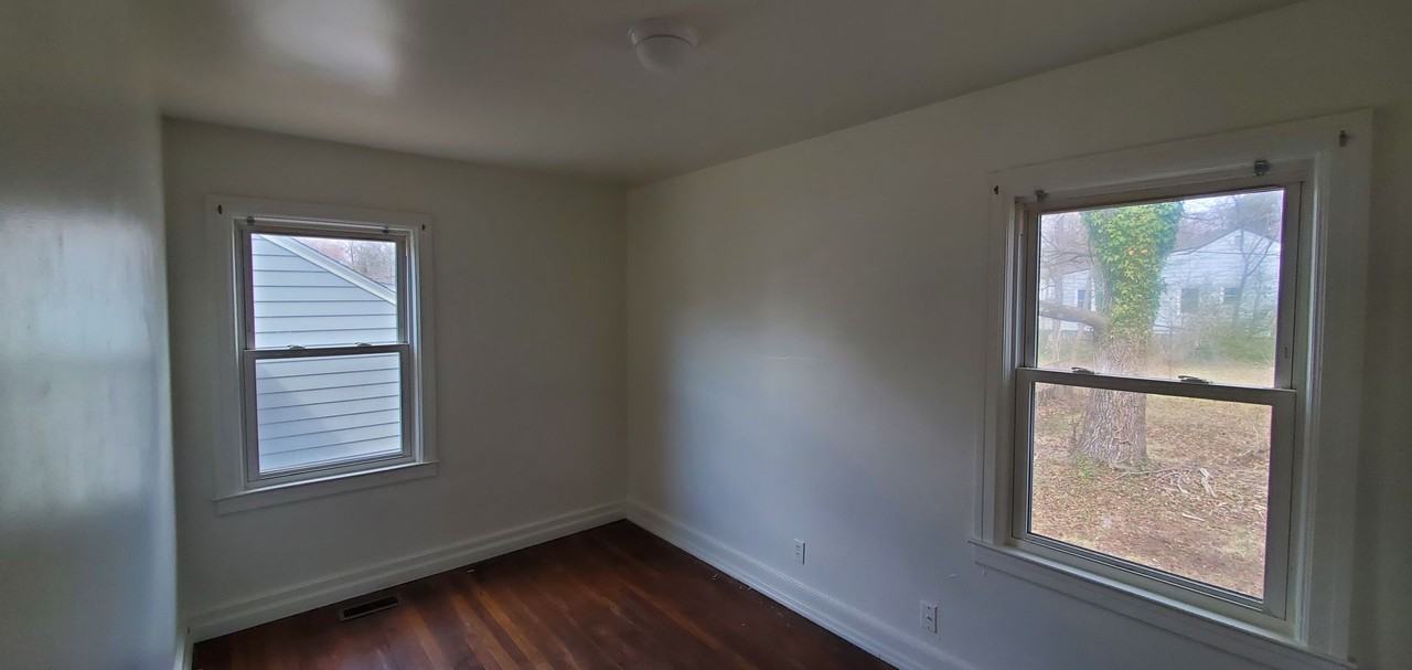 1409 Julian St - Photo 6 of 9