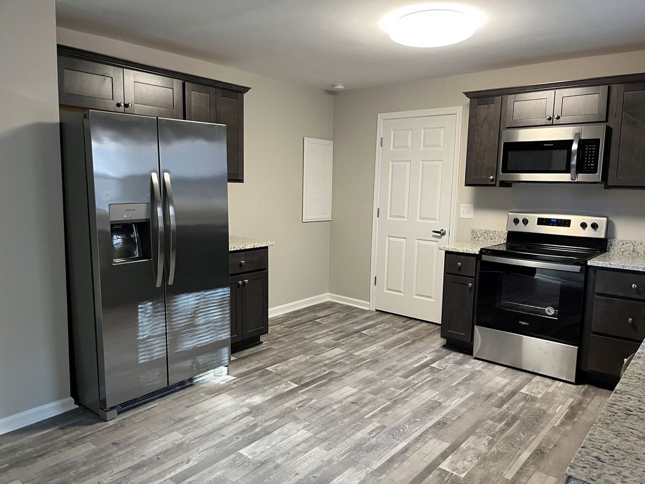 139 Jesters Ln - Photo 4 of 10