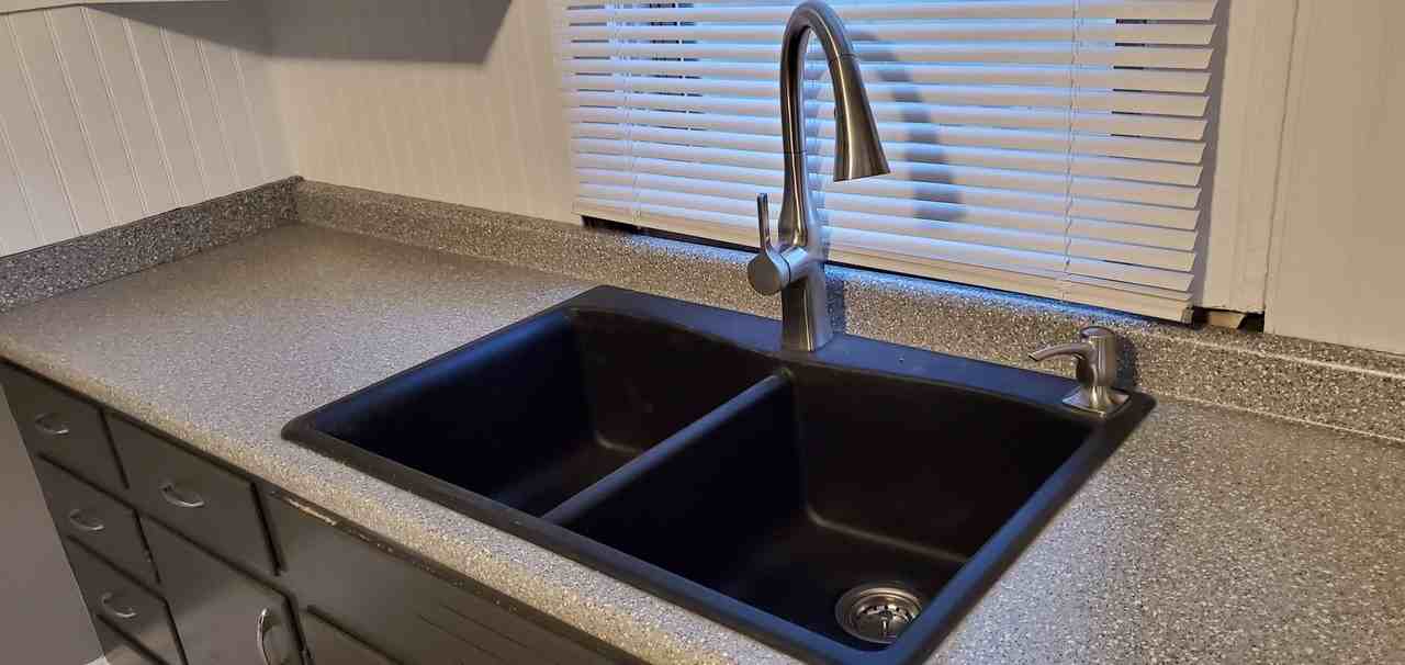 631 Reed Ave - Photo 2 of 13