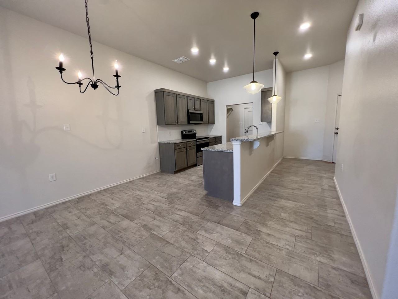 1118 N 7th St - Photo 2 of 16