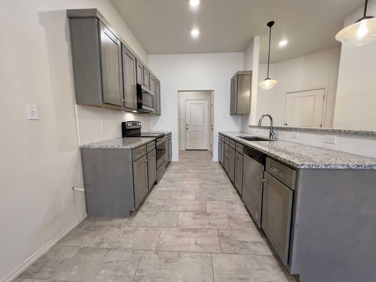 1118 N 7th St - Photo 3 of 16