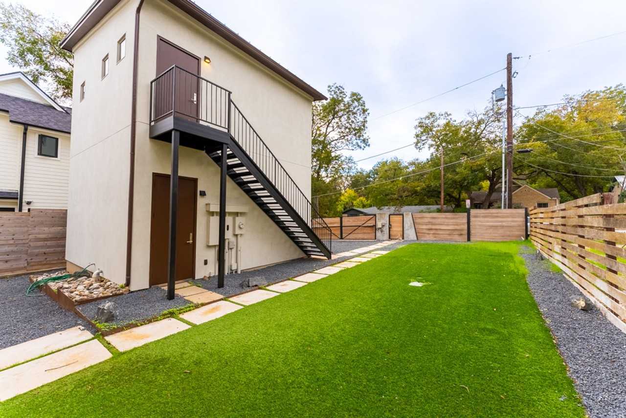 716 Post Oak St - Photo 2 of 40