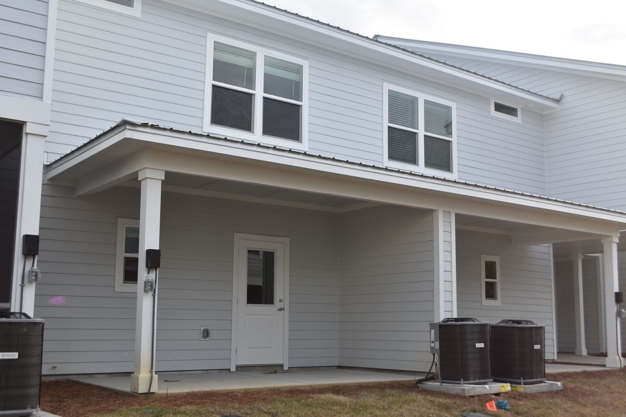 214 Date Palm Ln - Photo 2 of 33