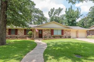 featured image of 1825 Courtney Dr