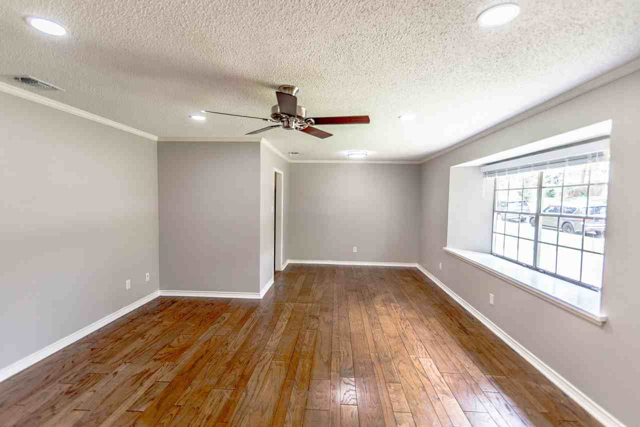 1825 Courtney Dr - Photo 2 of 19