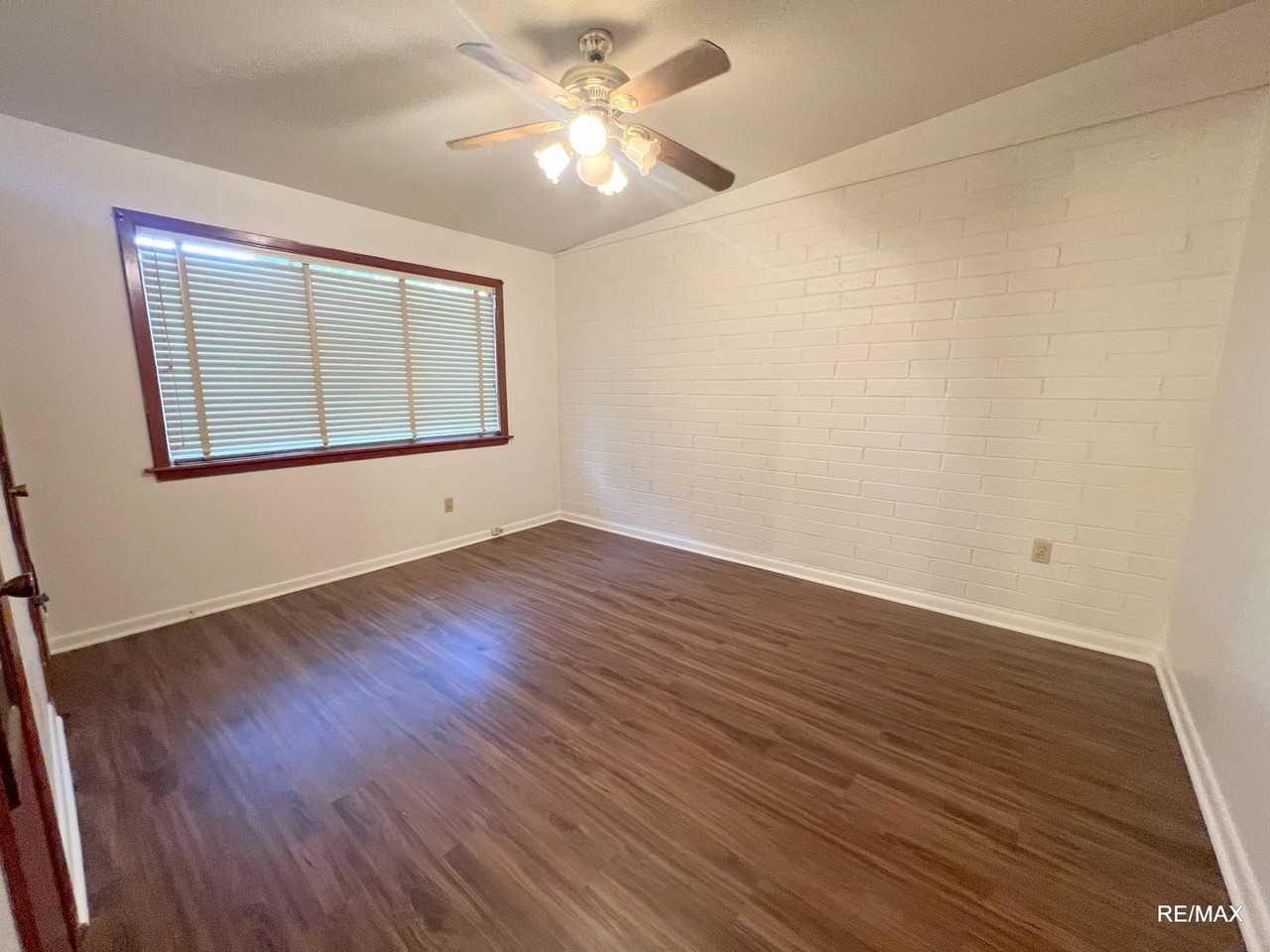 4218 Paul St - Photo 7 of 13