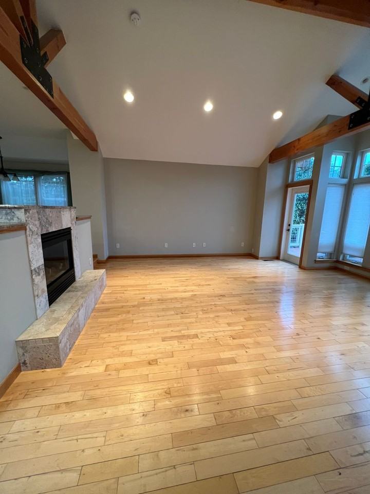 8215 Comox Rd - Photo 3 of 29