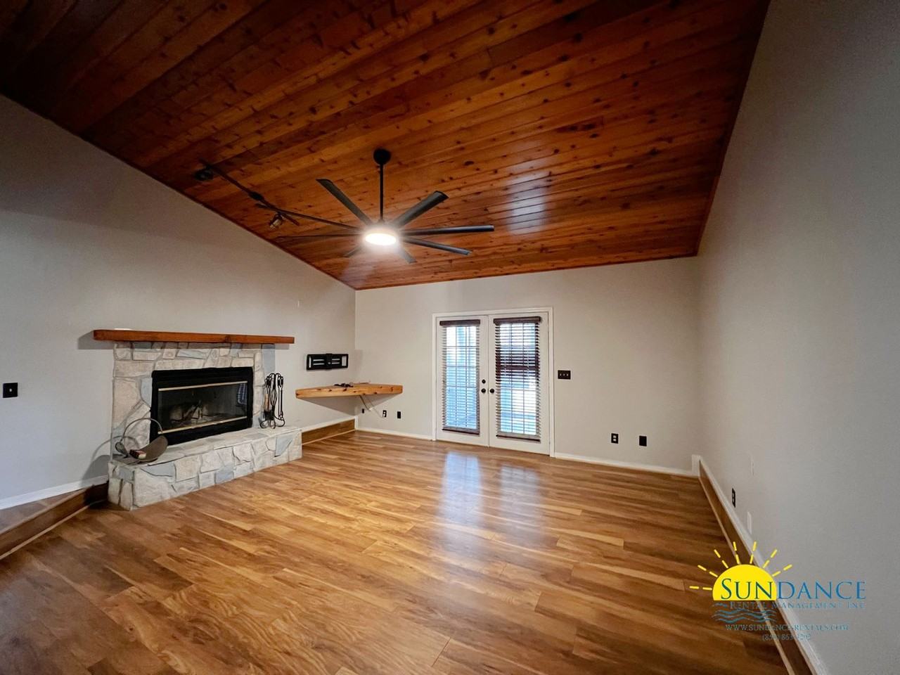 113 Live Oak Ct - Photo 2 of 27