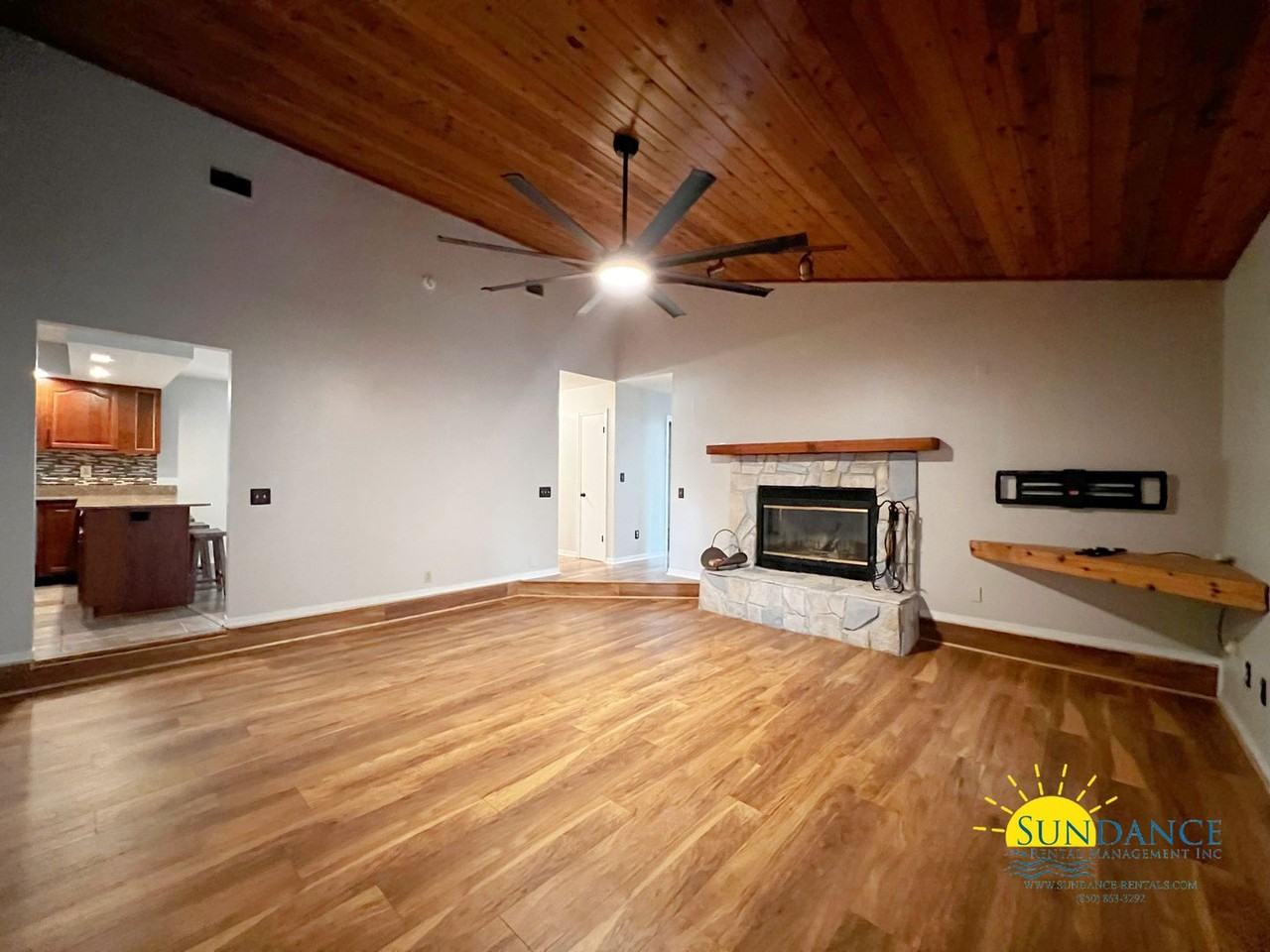 113 Live Oak Ct - Photo 3 of 27