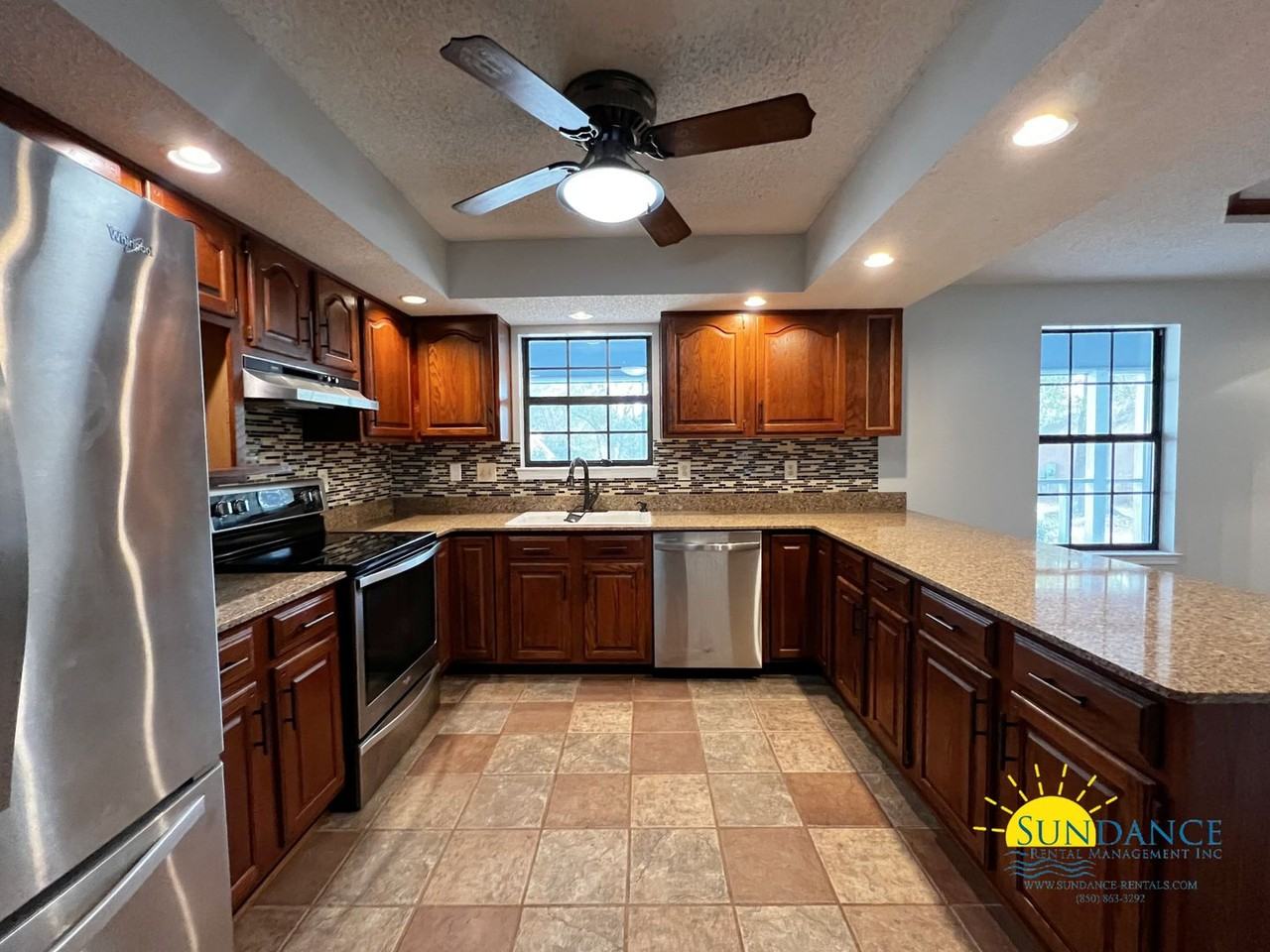 113 Live Oak Ct - Photo 4 of 27