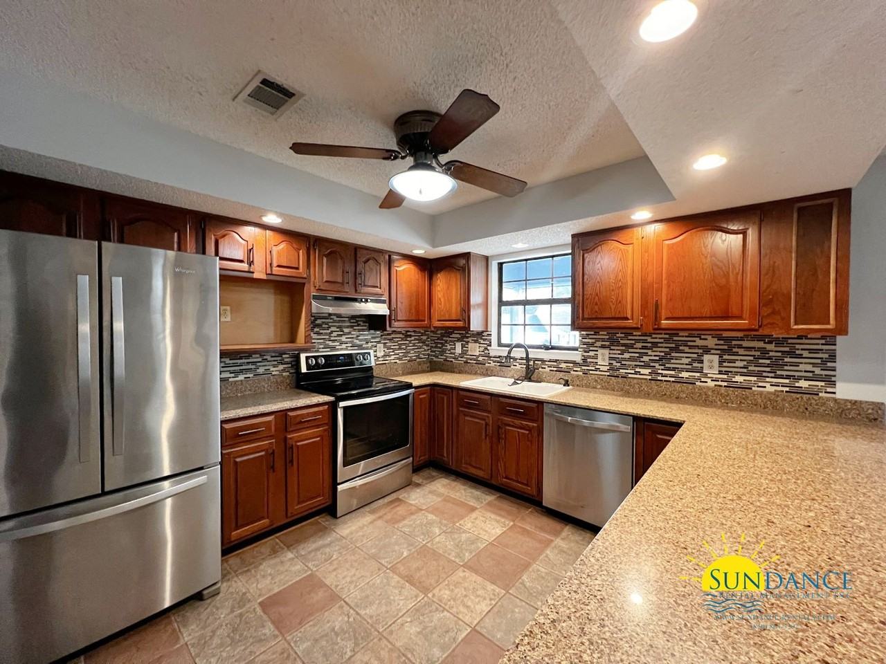 113 Live Oak Ct - Photo 5 of 27