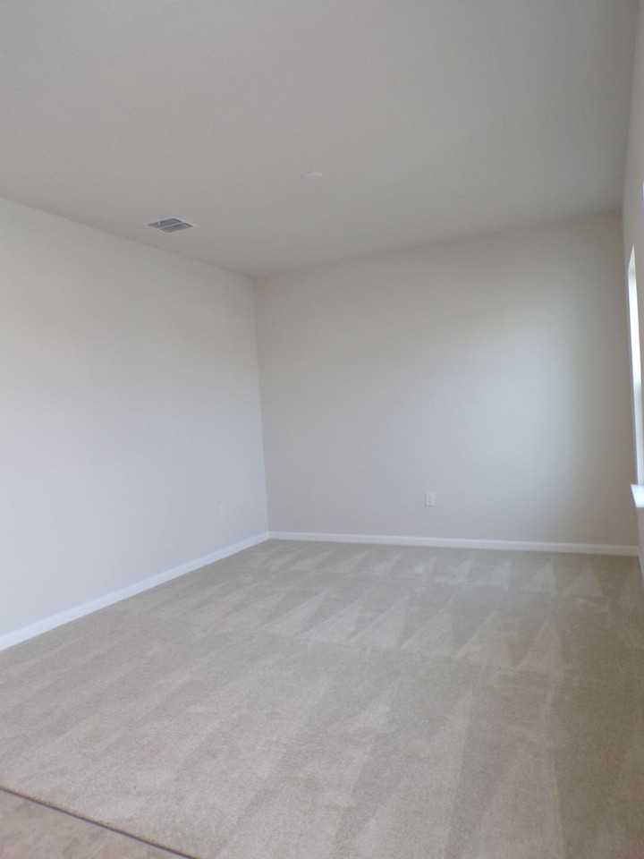 2048 Airedale Way - Photo 2 of 40