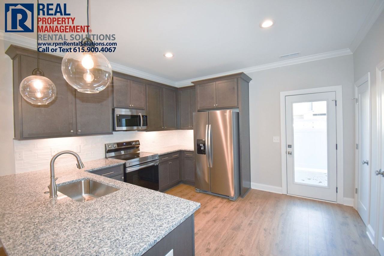 1428 Rebecca Johns Dr - Photo 3 of 27