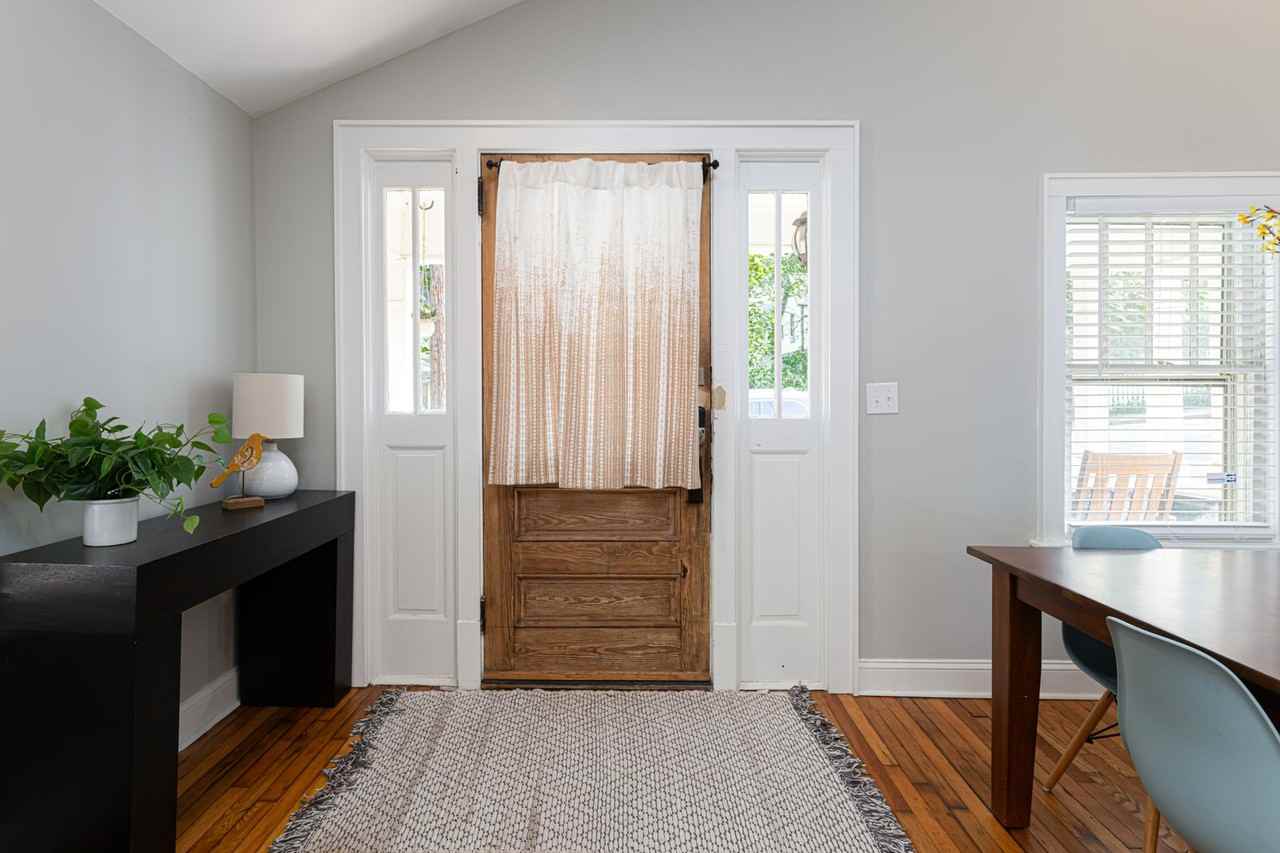 96 Flint St - Photo 3 of 36