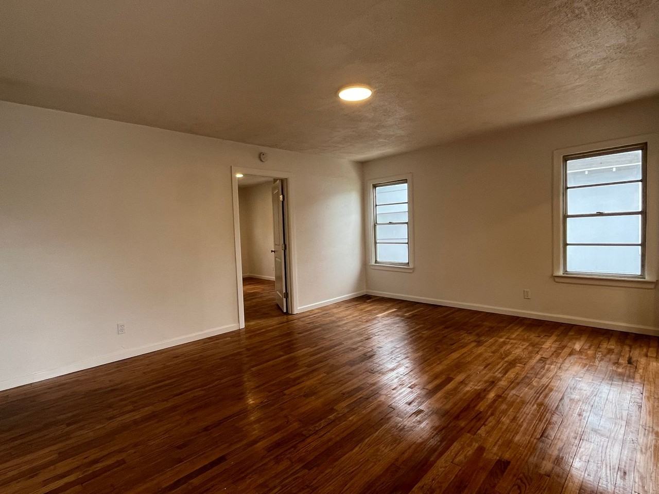 4329 Carlton St - Photo 3 of 16