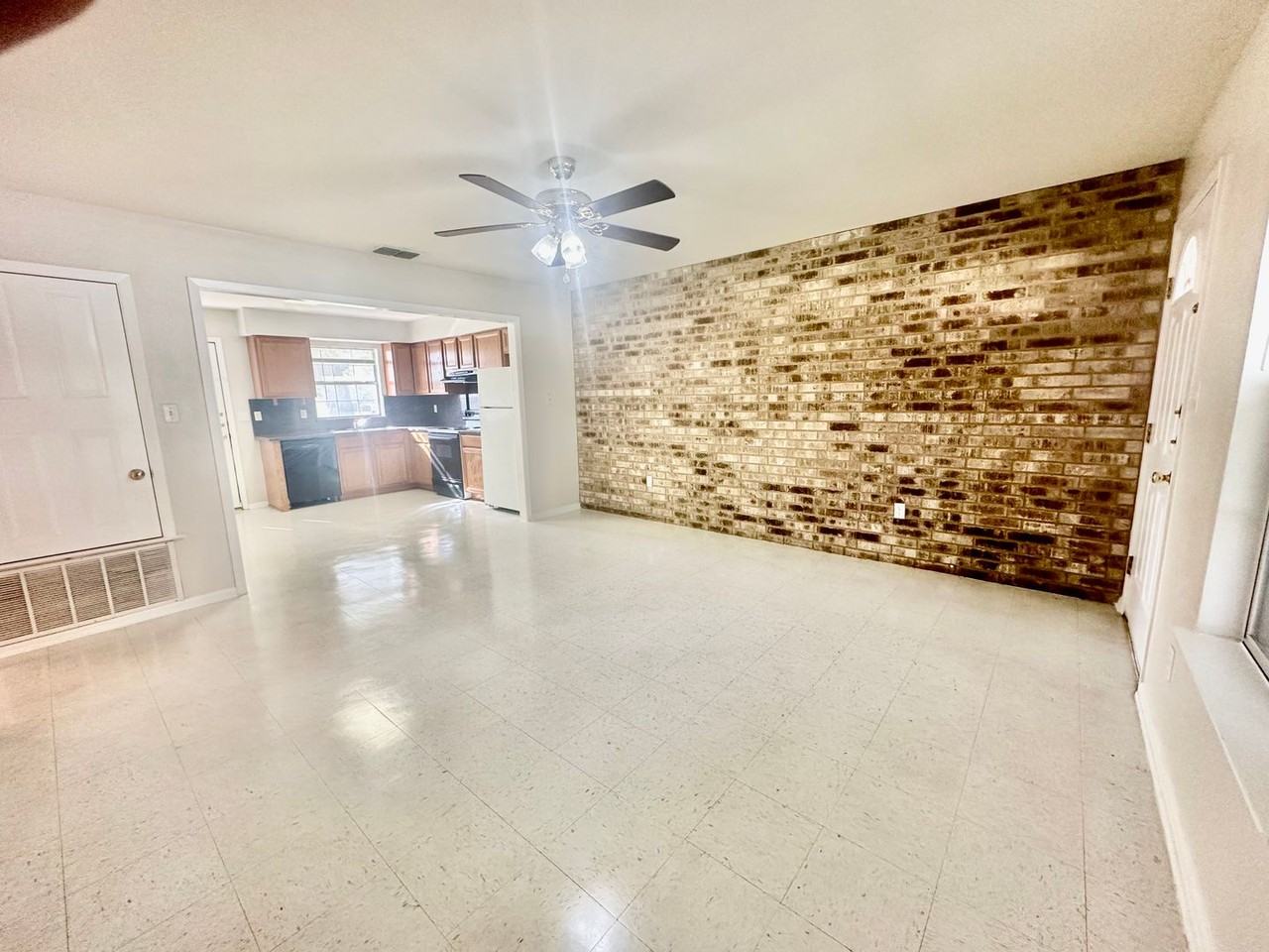 132 S Mansfield St #A - Photo 5 of 17