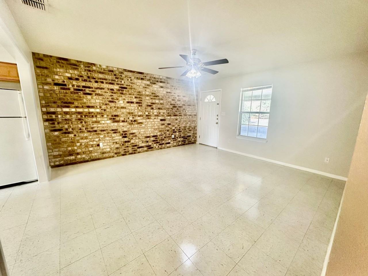 132 S Mansfield St #A - Photo 7 of 17