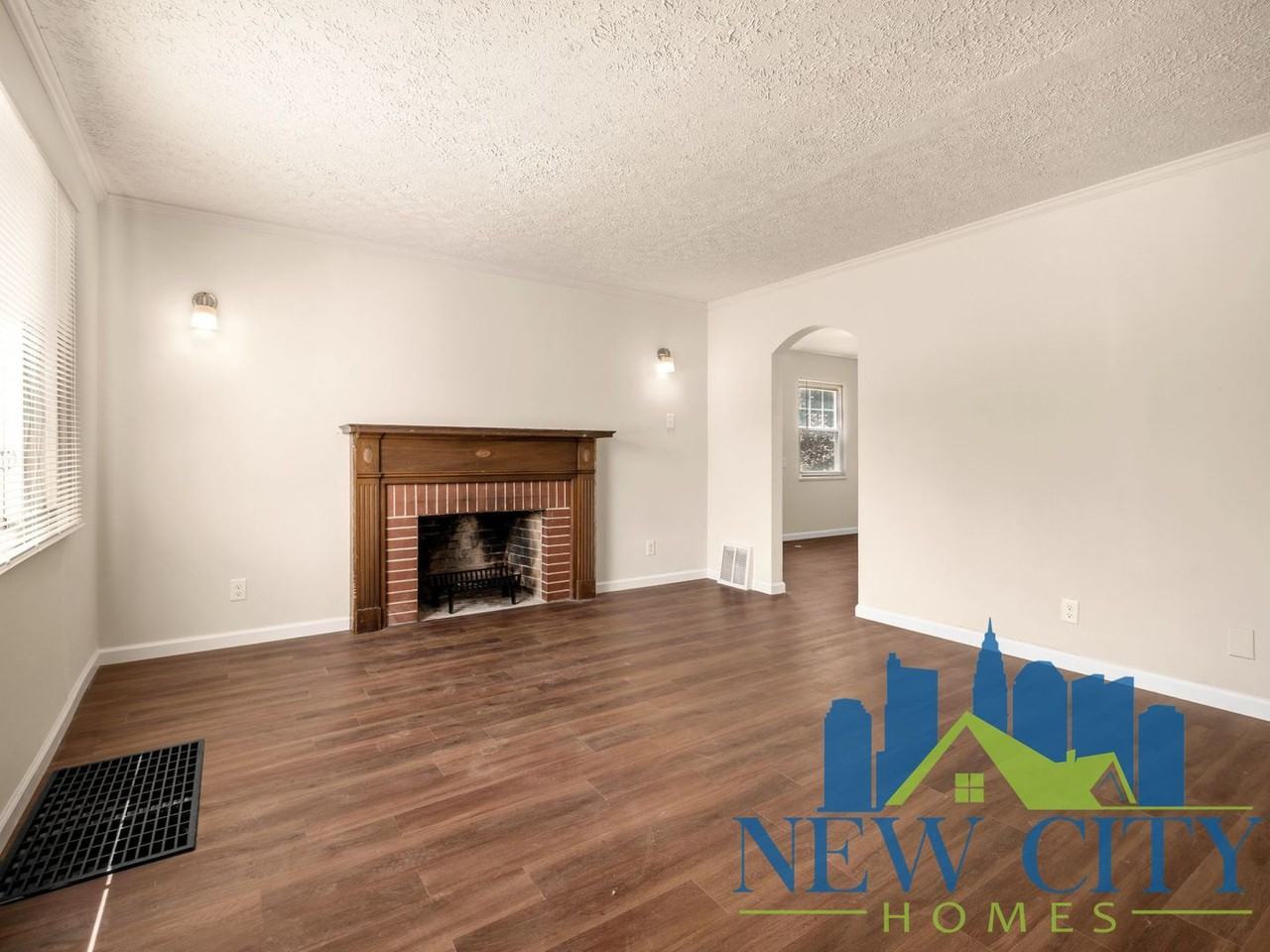 1495 Ellsworth Ave - Photo 2 of 23