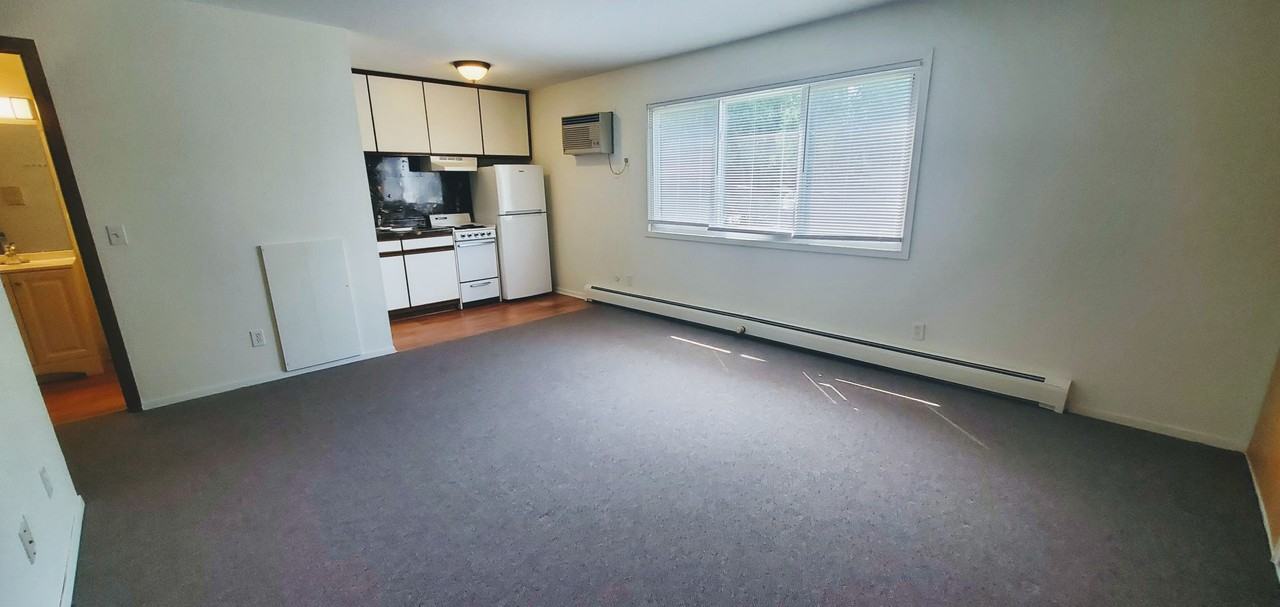 2190 Robbins St - Photo 3 of 10