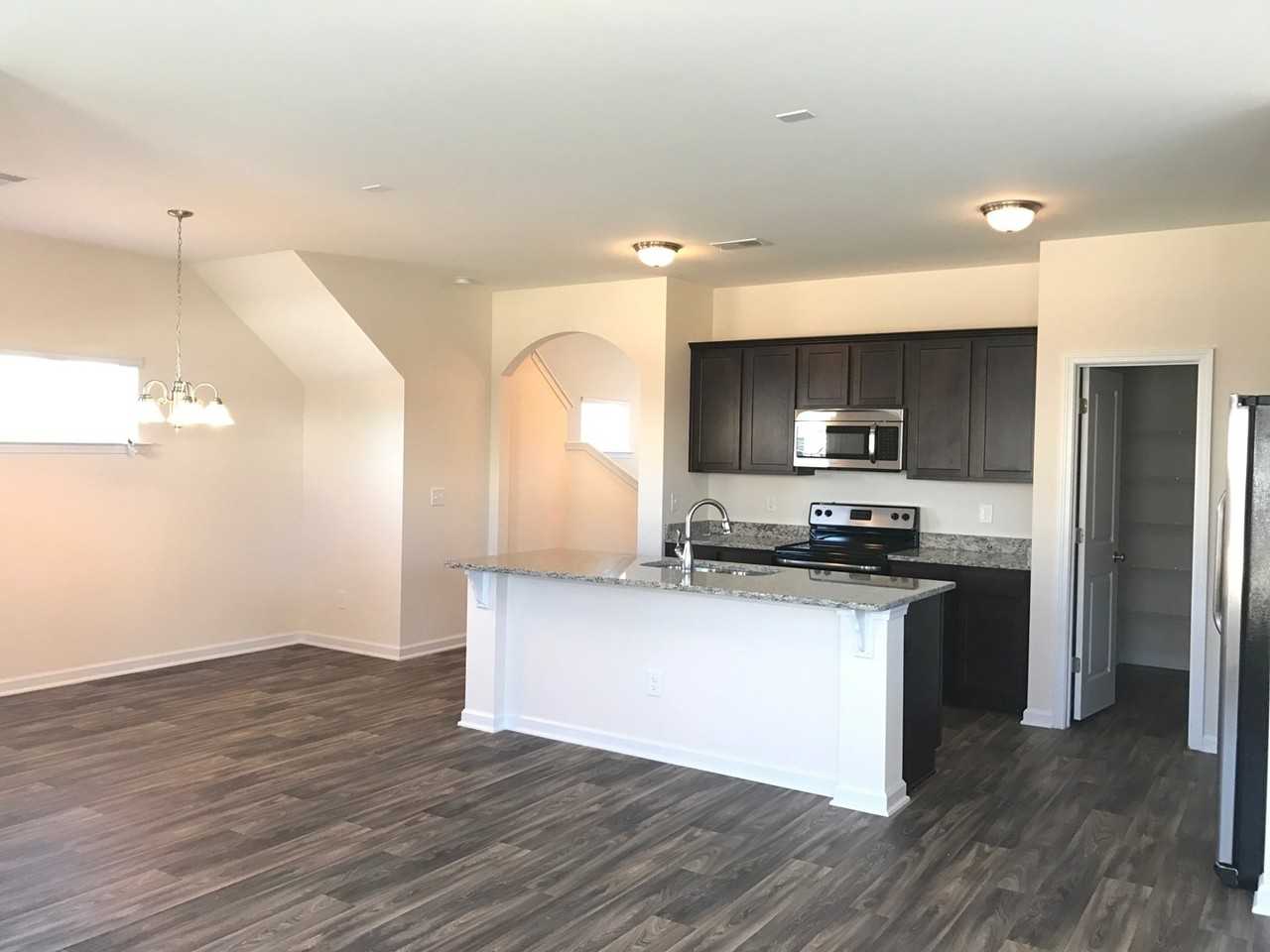 323 Bonhomme Ct - Photo 2 of 14