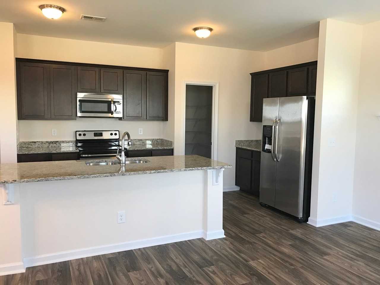 323 Bonhomme Ct - Photo 3 of 14